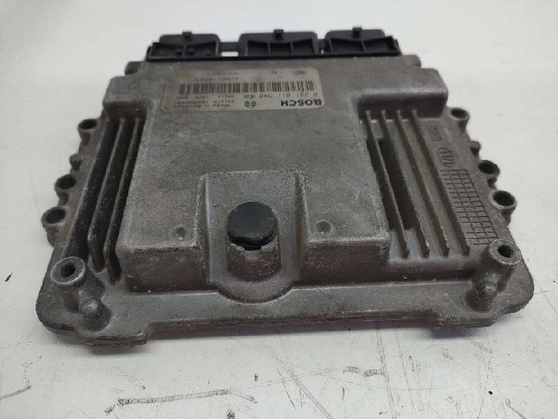 Recambio de centralita motor uce para renault megane ii berlina 5p confort authentique referencia OEM IAM 0281011549  