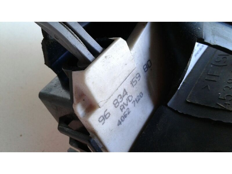 Recambio de cerradura puerta delantera derecha para citroen c4 berlina collection referencia OEM IAM 9136ES  