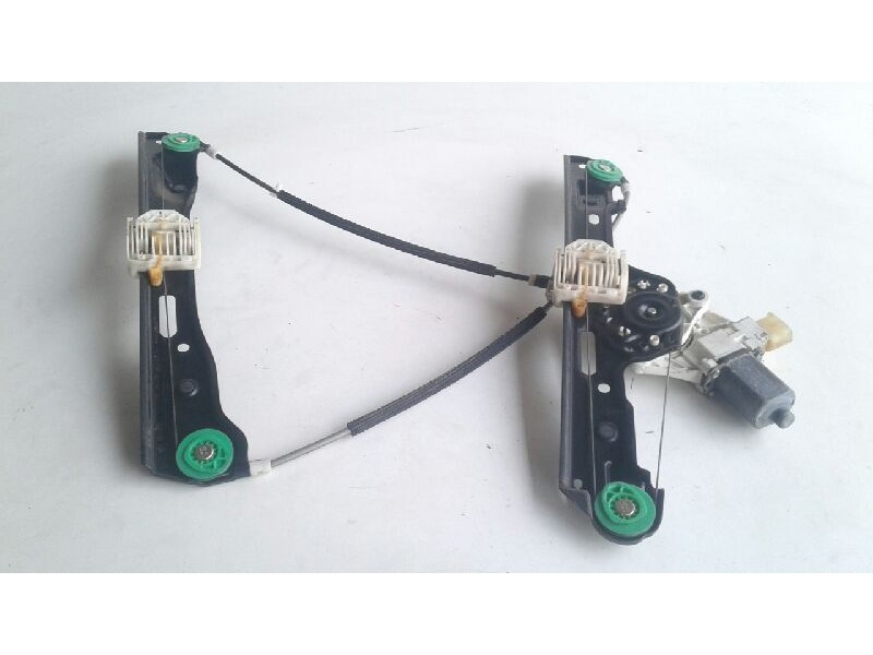 Recambio de elevalunas delantero derecho para bmw serie 1 berlina (e81/e87) 118d referencia OEM IAM 51337138466  