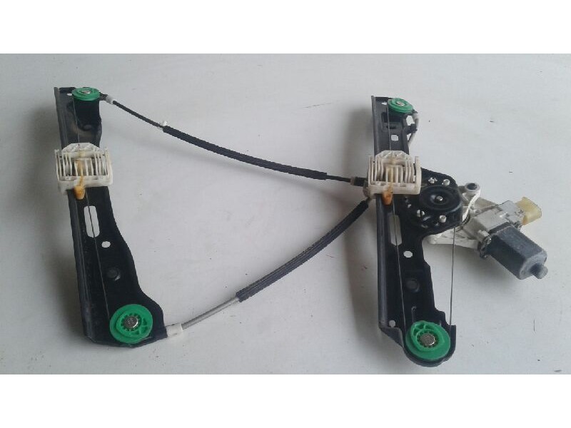 Recambio de elevalunas delantero derecho para bmw serie 1 berlina (e81/e87) 118d referencia OEM IAM 51337138466  