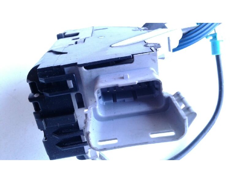 Recambio de cerradura puerta trasera izquierda para citroen c4 berlina collection referencia OEM IAM 9137Q2  
