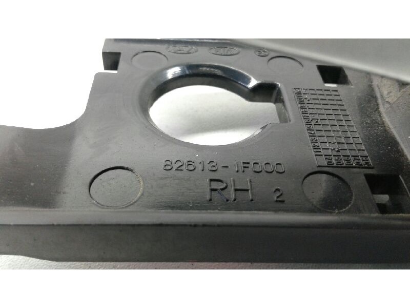 Recambio de maneta interior delantera derecha para kia sportage lx referencia OEM IAM 82813IF000  