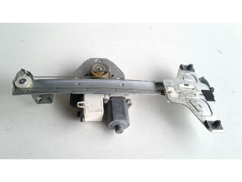 Recambio de elevalunas trasero izquierdo para citroen c4 berlina collection referencia OEM IAM 922389  