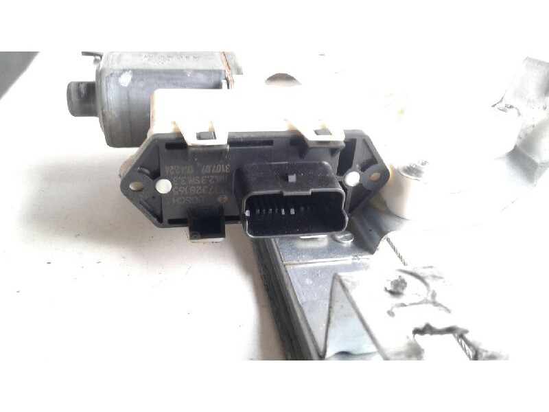 Recambio de elevalunas trasero izquierdo para citroen c4 berlina collection referencia OEM IAM 922389  