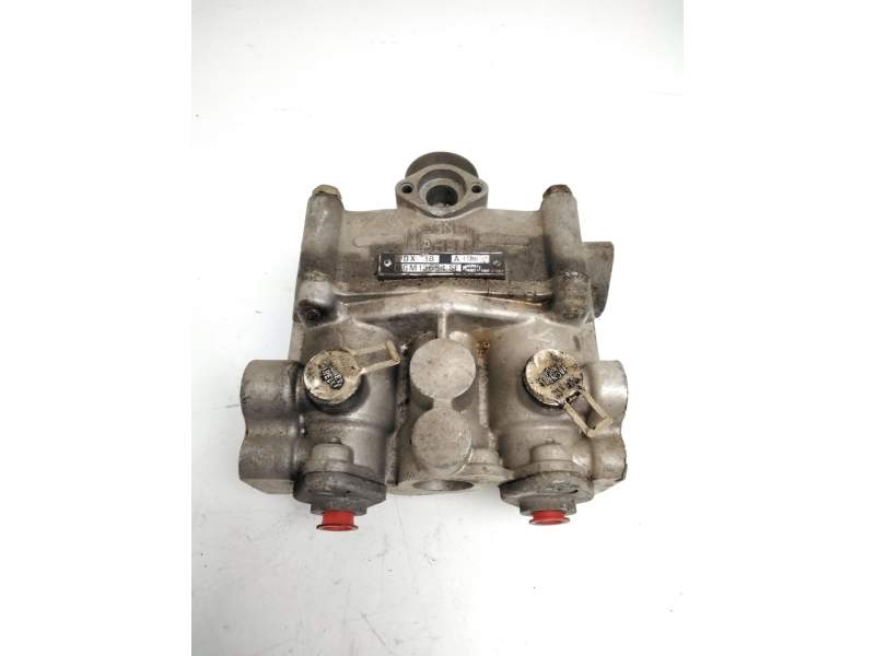 Recambio de valvula aire para iveco eurocargo 150 e 18 referencia OEM IAM DX18 DGM13654SF VALVULA FRENO