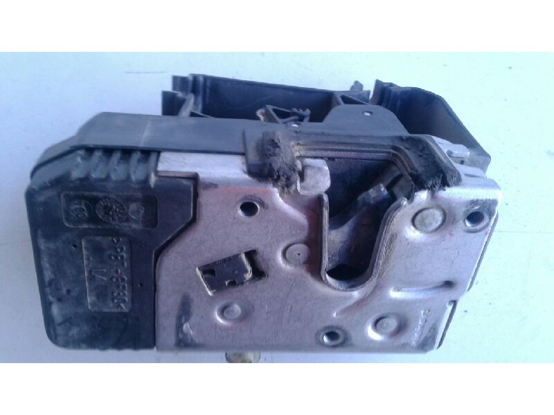 Recambio de cerradura puerta delantera izquierda para opel corsa c blue line referencia OEM IAM 133106  