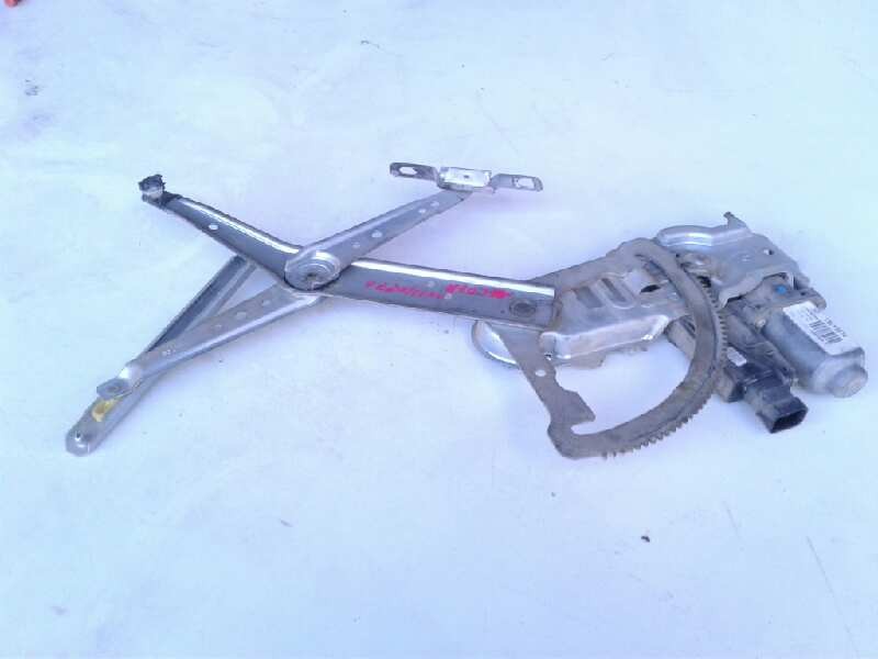 Recambio de elevalunas delantero derecho para opel corsa c blue line referencia OEM IAM 09113360  