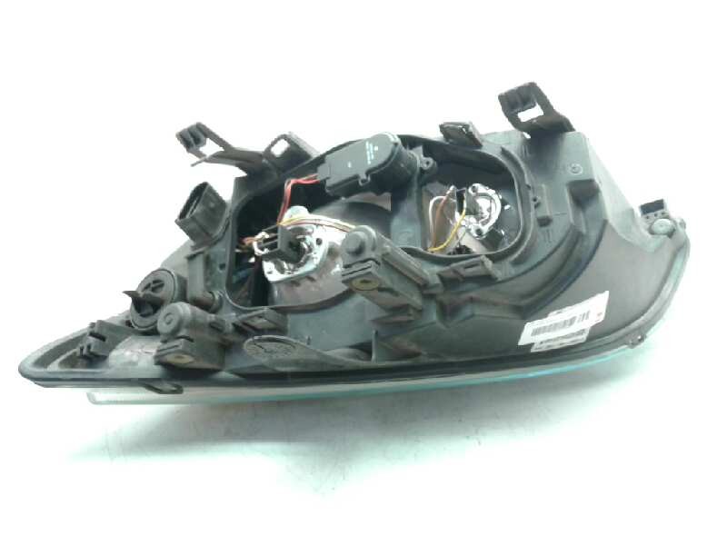 Recambio de faro derecho para ford focus berlina (cap) ambiente (d) referencia OEM IAM 1480979D  