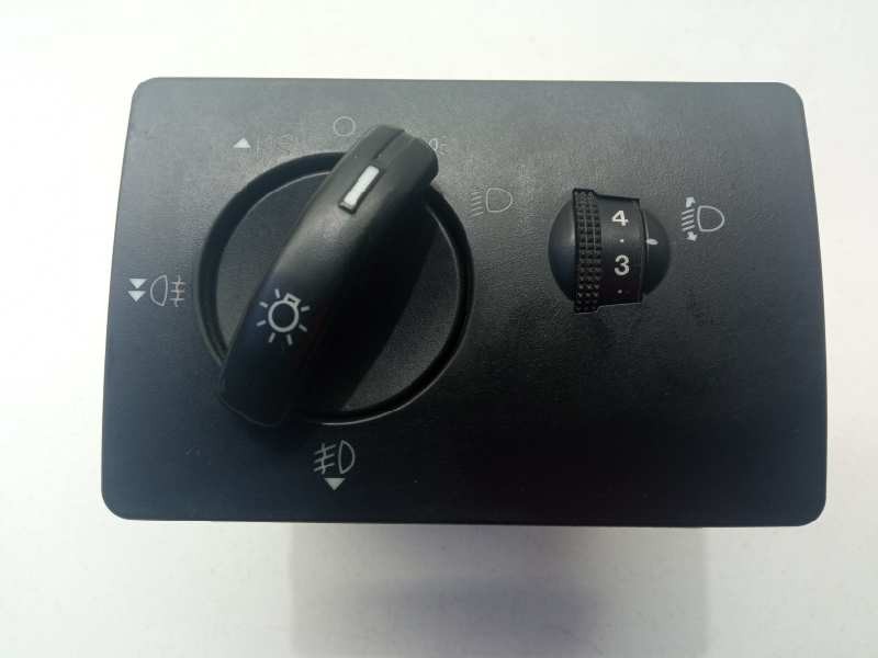 Recambio de mando luces para ford focus berlina (cap) ambiente (d) referencia OEM IAM 1318961  