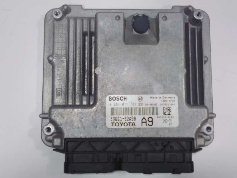 Recambio de centralita motor uce para toyota corolla (e12) 1.4 d-4d luna compact referencia OEM IAM 0281011733  