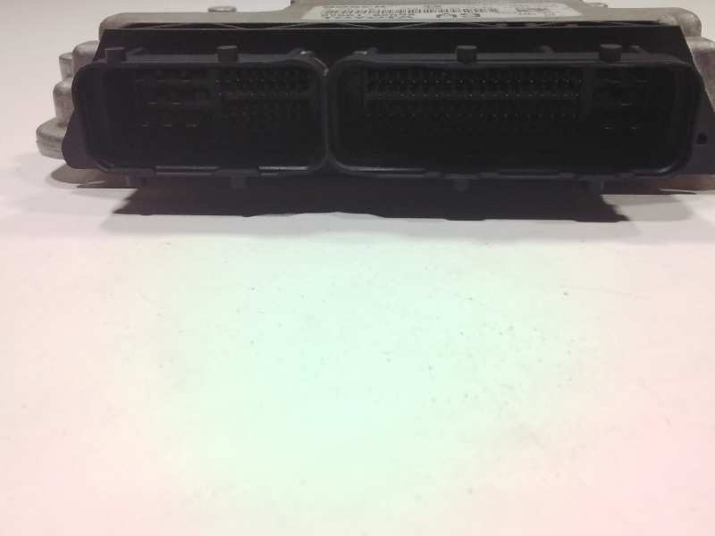 Recambio de centralita motor uce para toyota corolla (e12) 1.4 d-4d luna compact referencia OEM IAM 0281011733  