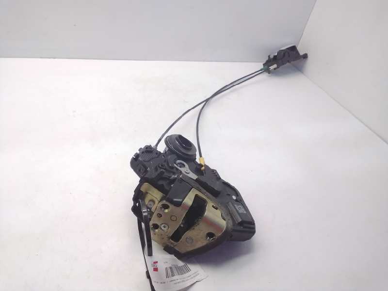 Recambio de cerradura puerta trasera derecha para toyota corolla (e12) 1.4 d-4d luna compact referencia OEM IAM 6905012350  