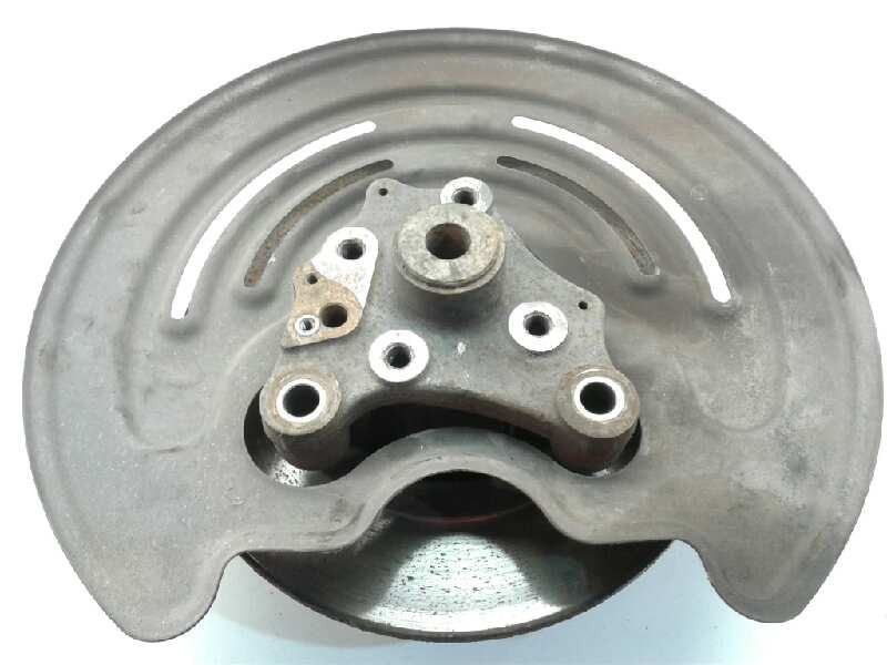 Recambio de mangueta trasera derecha para renault trafic combi (ab 4.01) 6 - plazas, acristalado parcial 2,9t combi corto refere