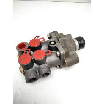 Recambio de valvula aire para iveco eurocargo 150 e 18 referencia OEM IAM MB4477 945226 VALVULA FRENO PIE