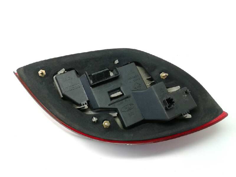 Recambio de piloto trasero derecho para ford ka (ccq) básico referencia OEM IAM 1105788  