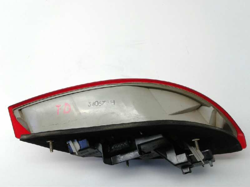 Recambio de piloto trasero derecho para ford ka (ccq) básico referencia OEM IAM 1105788  