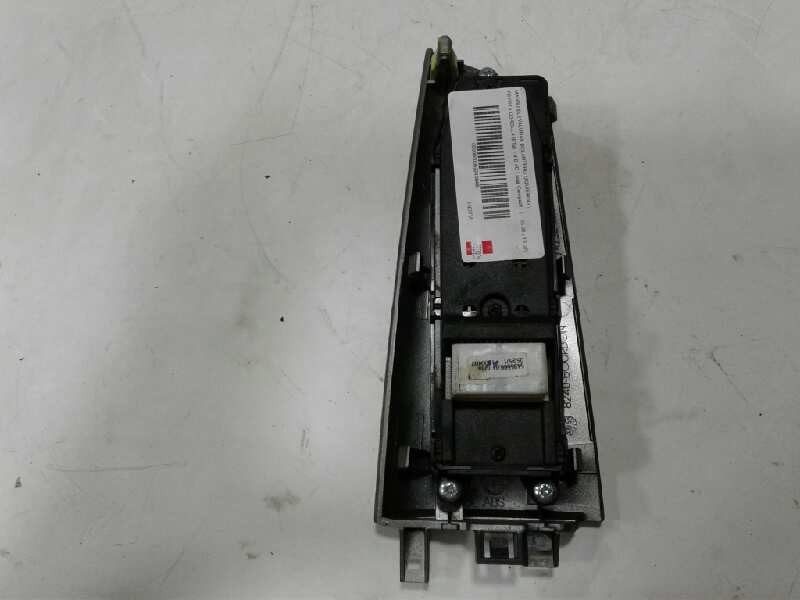 Recambio de mando elevalunas delantero izquierdo para toyota corolla (e12) 1.4 d-4d luna compact referencia OEM IAM 7423202270  