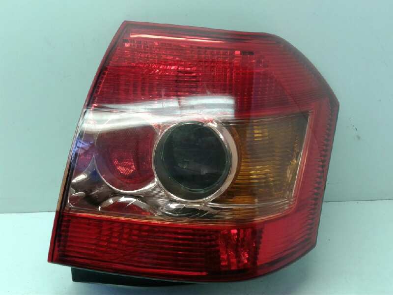Recambio de piloto trasero derecho para toyota corolla (e12) 1.4 d-4d luna compact referencia OEM IAM   