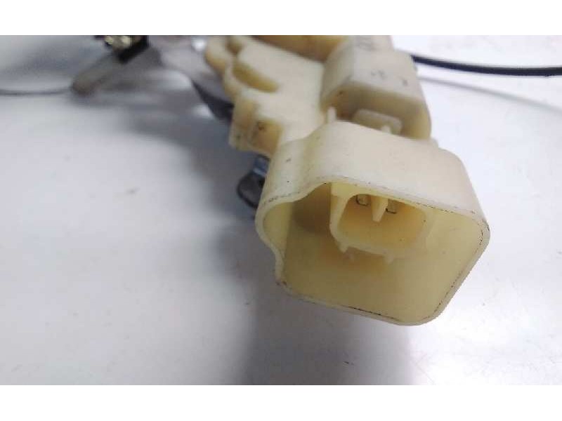 Recambio de cerradura puerta trasera derecha para toyota yaris verso (ncp2/nlp2) 1.5 linea luna referencia OEM IAM   