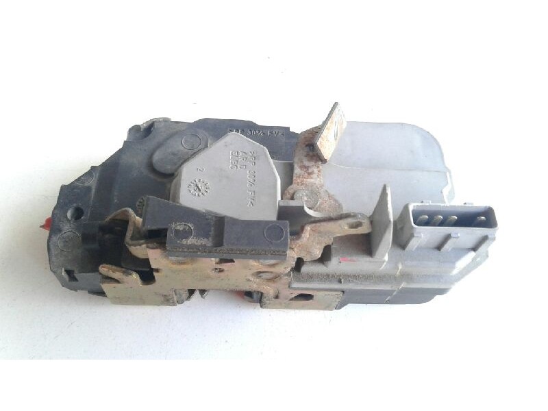 Recambio de cerradura puerta trasera derecha para citroen xsara berlina 2.0 hdi exclusive (66kw) referencia OEM IAM 913884  