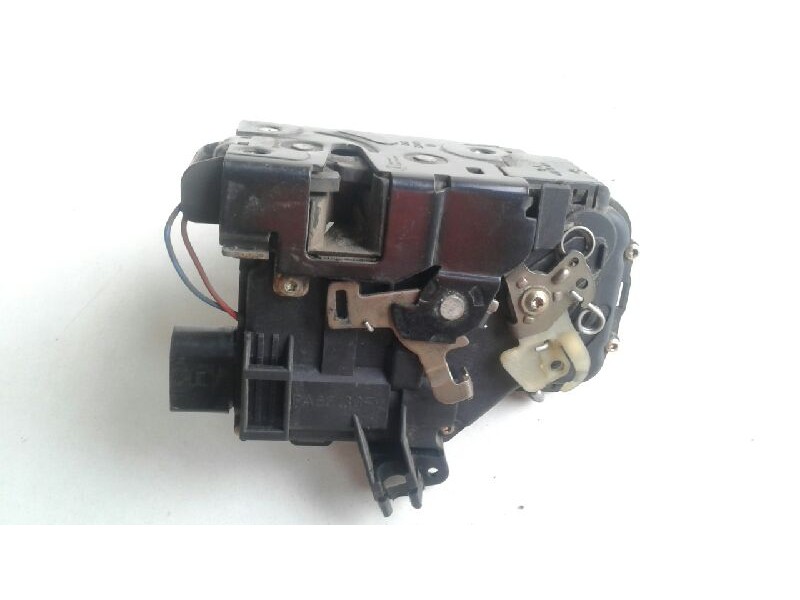 Recambio de cerradura puerta delantera izquierda para audi a6 avant (4b5) 2.5 tdi quattro referencia OEM IAM 401837015  