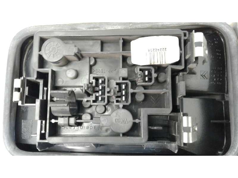 Recambio de piloto trasero derecho porton para citroen xantia berlina 2.0 hdi 90/109 sx referencia OEM IAM   