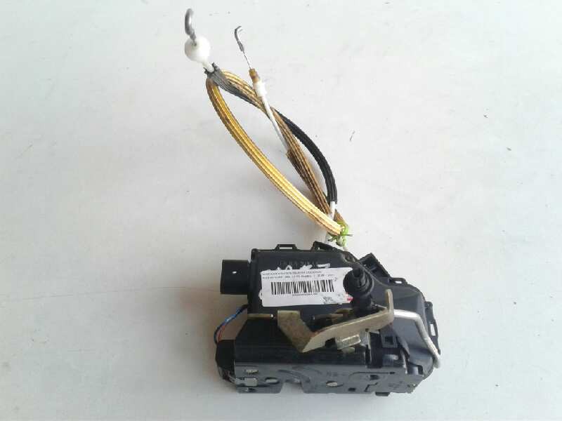 Recambio de cerradura puerta trasera izquierda para audi a6 avant (4b5) 2.5 tdi quattro referencia OEM IAM 4B0839015G  
