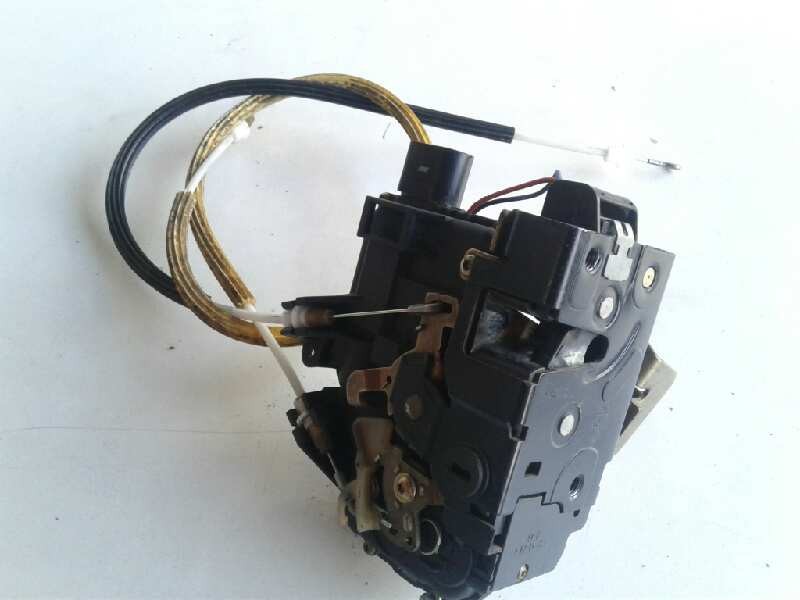 Recambio de cerradura puerta trasera izquierda para audi a6 avant (4b5) 2.5 tdi quattro referencia OEM IAM 4B0839015G  