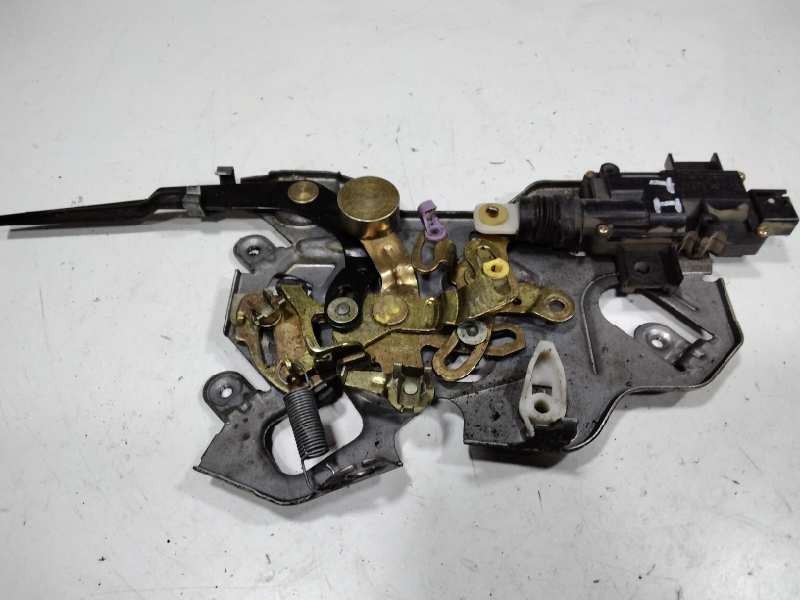 Recambio de cerradura puerta trasera izquierda para chrysler voyager (gs) 2.5 td referencia OEM IAM 04717339  