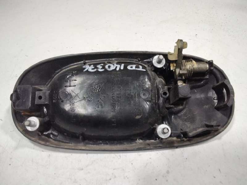 Recambio de maneta exterior trasera derecha para chrysler voyager (gs) 2.5 td referencia OEM IAM 04717402  