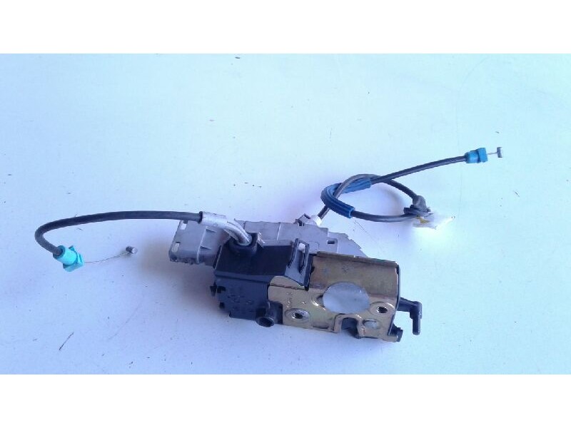 Recambio de cerradura puerta trasera izquierda para citroen c4 berlina collection referencia OEM IAM 9137Q2  