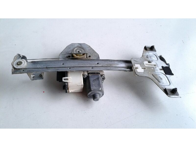 Recambio de elevalunas trasero izquierdo para citroen c4 berlina collection referencia OEM IAM 922389  