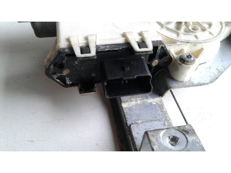 Recambio de elevalunas trasero izquierdo para citroen c4 berlina collection referencia OEM IAM 922389  