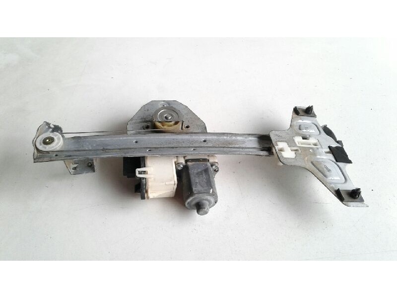 Recambio de elevalunas trasero izquierdo para citroen c4 berlina collection referencia OEM IAM 922389  