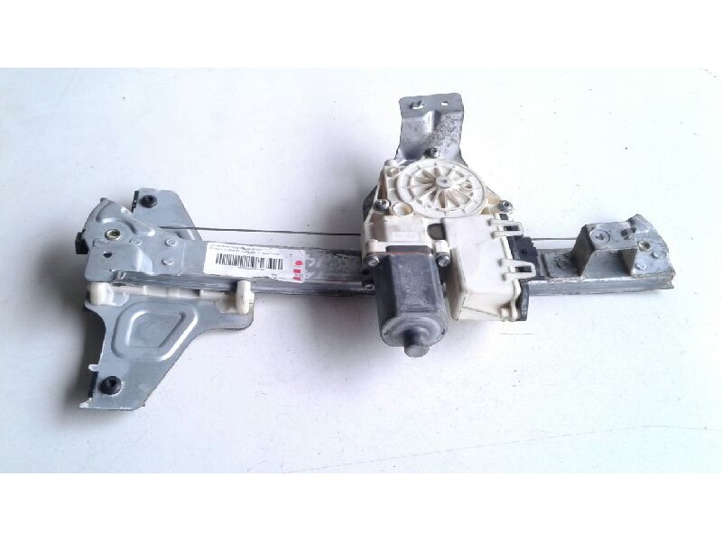 Recambio de elevalunas trasero izquierdo para citroen c4 berlina collection referencia OEM IAM 922389  