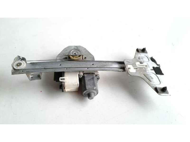 Recambio de elevalunas trasero izquierdo para citroen c4 berlina collection referencia OEM IAM 922389  