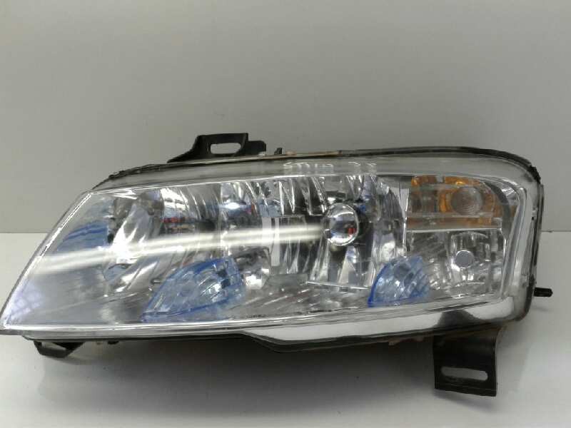 Recambio de faro izquierdo para fiat stilo (192) 1.9 jtd 115 referencia OEM IAM   