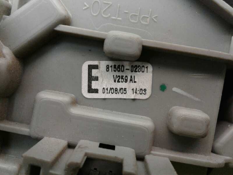 Recambio de piloto trasero izquierdo para toyota corolla (e12) 2.0 d-4d linea luna berlina referencia OEM IAM 8156002801L  