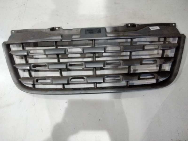 Recambio de rejilla delantera para renault master bus l3h2 3,8t referencia OEM IAM 62310026  