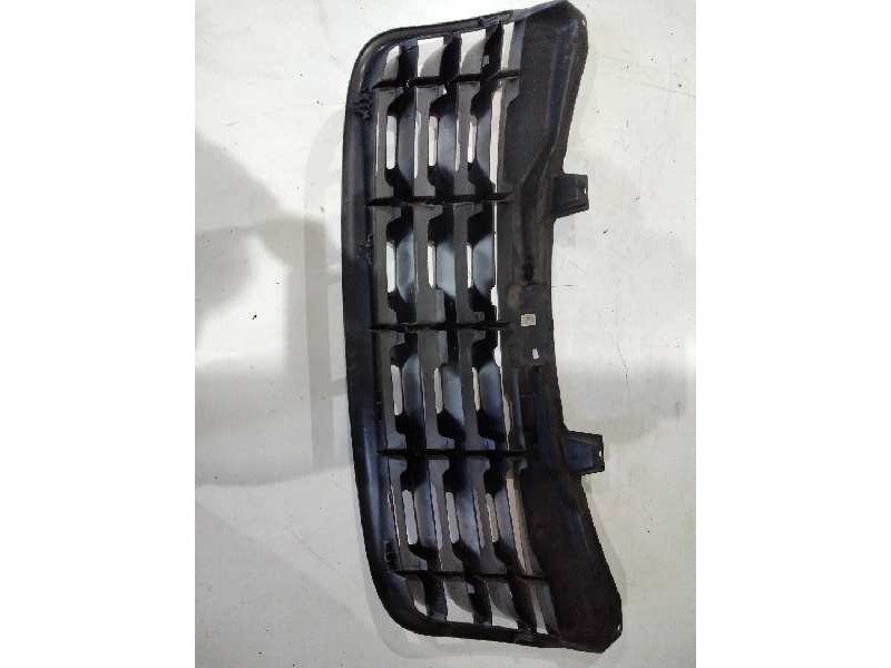Recambio de rejilla delantera para renault master bus l3h2 3,8t referencia OEM IAM 62310026  