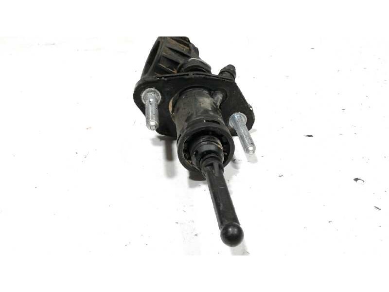 Recambio de bomba embrague para opel zafira tourer expression referencia OEM IAM 55581915  