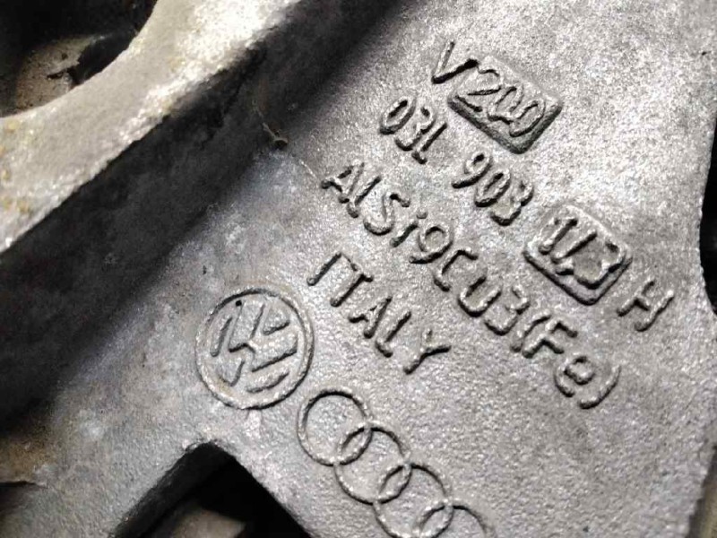 Recambio de soporte compresor de aire acondicionado para audi q5 (8r) 2.0 tdi (125kw) referencia OEM IAM 03L903143H  