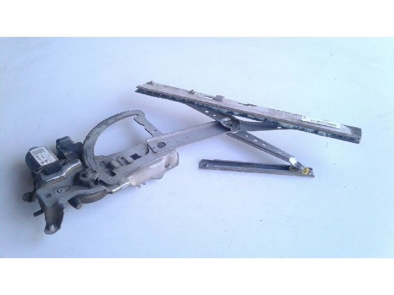 Recambio de elevalunas delantero derecho para opel corsa c comfort referencia OEM IAM 5140090  