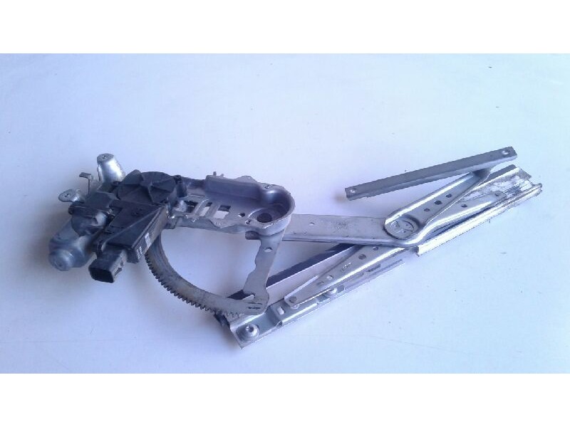 Recambio de elevalunas delantero derecho para opel corsa c comfort referencia OEM IAM 5140090  