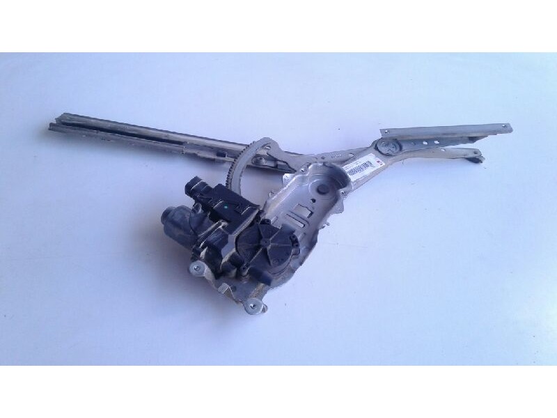 Recambio de elevalunas delantero izquierdo para opel corsa c comfort referencia OEM IAM 5140089  