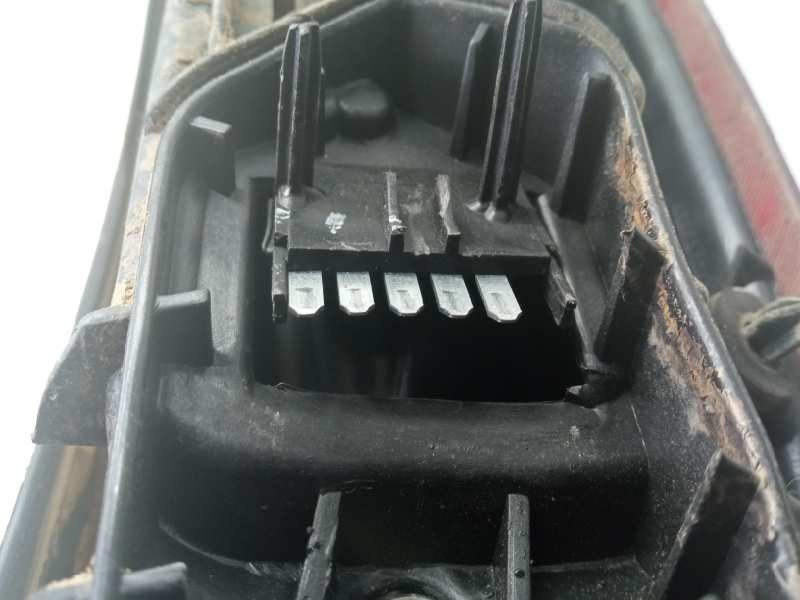 Recambio de piloto trasero izquierdo para opel corsa c comfort referencia OEM IAM 09196363  