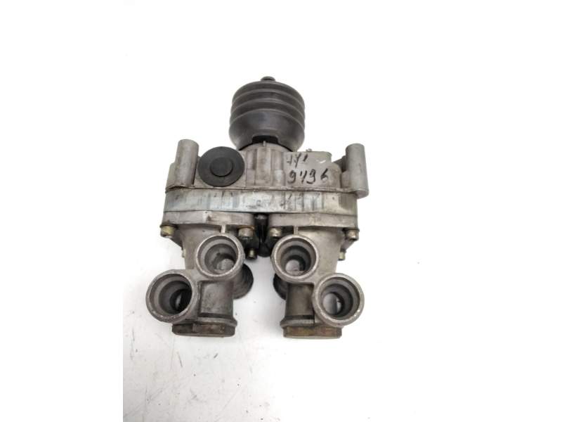 Recambio de valvula aire para iveco eurocargo 150 e 18 referencia OEM IAM 7235059808  WABCO