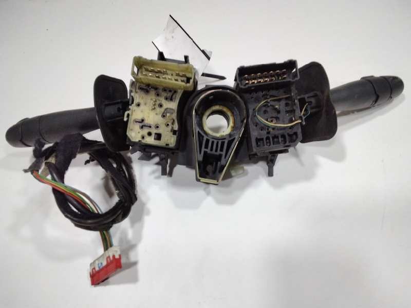 Recambio de mando luces para renault kangoo (f/kc0) rn/alap modell (kcoa/c/d/e/h/u) referencia OEM IAM 7701053057  