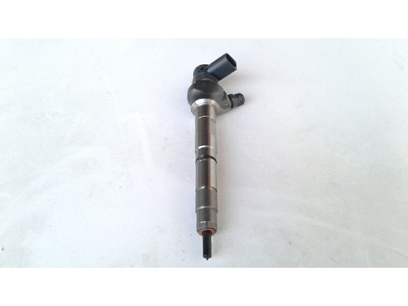 Recambio de inyector para volkswagen touran (5t1) 2.0 tdi referencia OEM IAM 0445110469  
