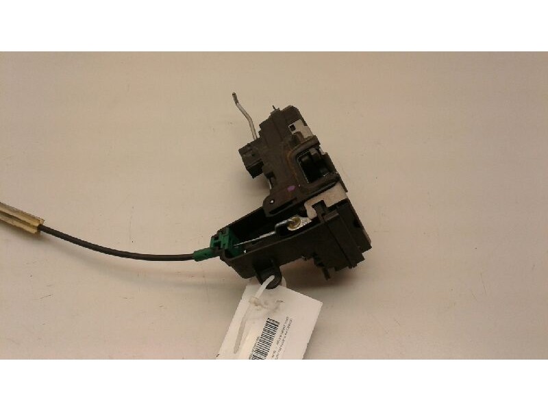 Recambio de cerradura puerta delantera derecha para opel zafira b enjoy referencia OEM IAM 13210749  